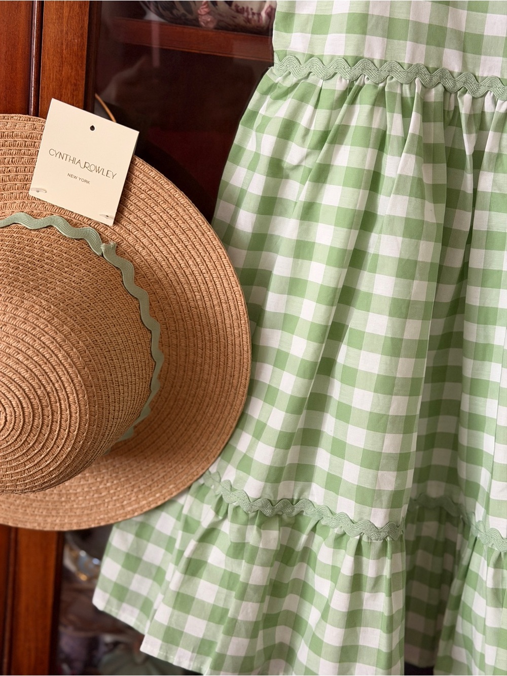 Green and White Gingham girls Dress with matching hat - Picture 2 of 10